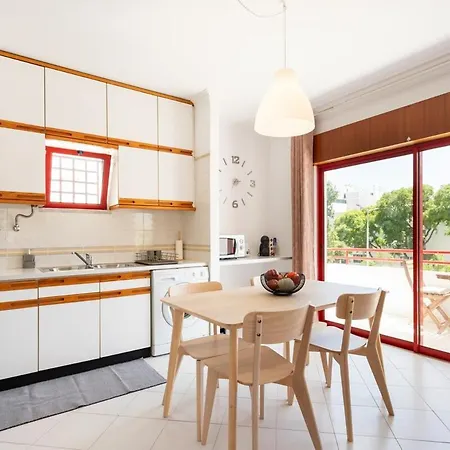 Sunnyquarters Walktobeach 2br Ac *