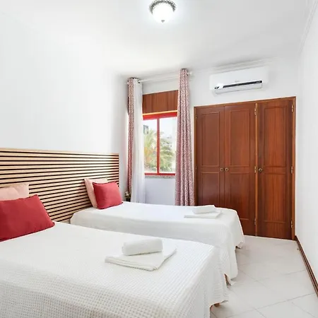 Sunnyquarters Walktobeach 2br Ac * كوارتيرا