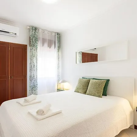 Sunnyquarters Walktobeach 2br Ac