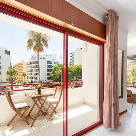 Sunnyquarters Walktobeach 2br Ac